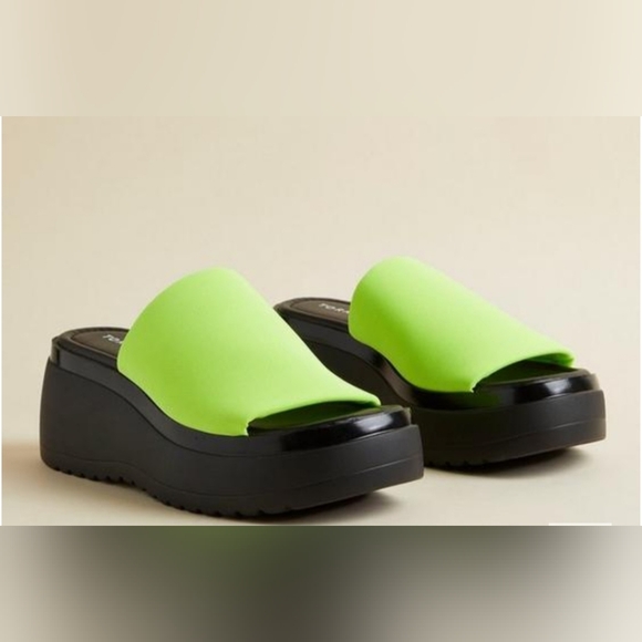 torrid Shoes - Nwot Torrid Chunky Platform Sandal 9.5